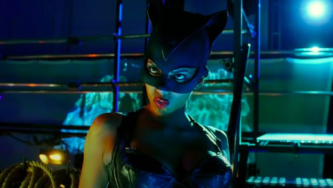 Jadwal Bioskop Trans TV malam ini (14/4) Catwoman. Berikut sinopsis Catwoman dibintangi Halle Berry dan Benjamin Bratt.