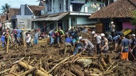 FOTO: Porak-poranda Diterjang Banjir Bandang Garut