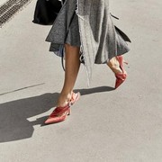 BeauPicks: Lupakan Gaya Klasik, Ini Pilihan Sepatu untuk Tampil Glamor dan Elegan yang Wajib Kamu Punya