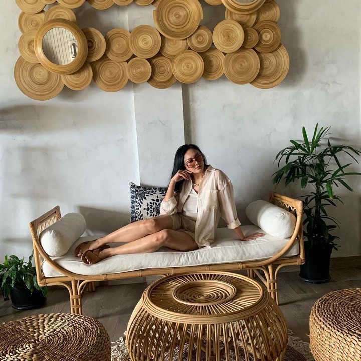 <p>Di Bali, Tata Cahyani juga menginap di tempat yang nyaman dan mewah. (Foto: Instagram @tatacahyani)</p>