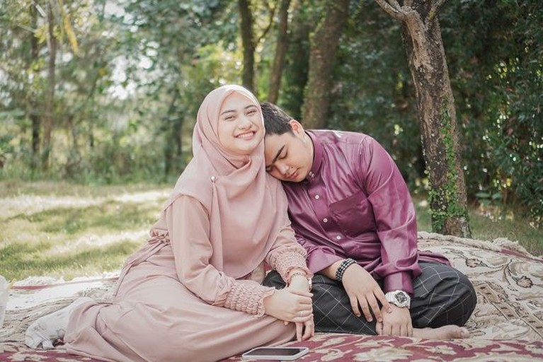 8 Potret 172 Hari Kebahagiaan Mendiang Ameer Azzikra & Istri Tinggal Kenangan Ameer Azzikra berpulang hari ini Senin (29/11) meninggalkan istri yang baru ia nikahi 5 bulan untuk selamanya. Yuk intip potretnya!