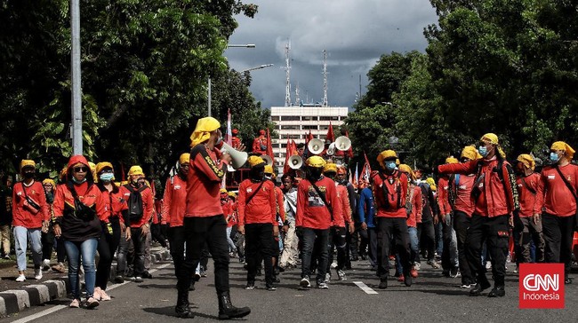 Gerakan Buruh Bersama Rakyat (Gebrak) menggelar demo dengan membawa sejumlah tuntutan pada hari ini.