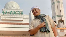 Ibunda dan Istri Saling Menguatkan kala Melepas Ameer Azzikra