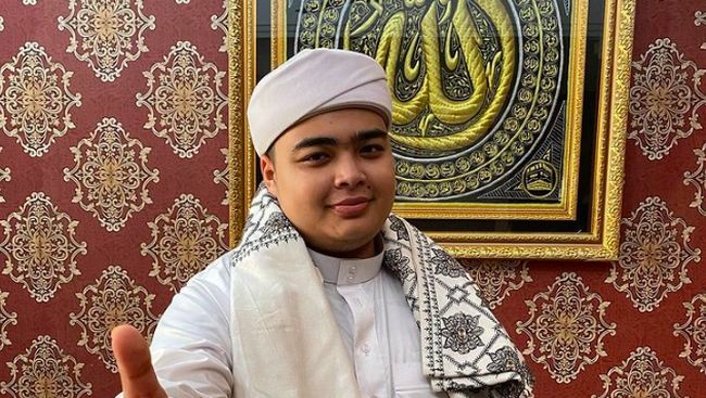Istri Ungkap Pesan Ameer Azzikra Sebelum Meninggal Istri Ameer Azzikra, Nadzira Shafa, mengungkapkan pesan suaminya itu seandainya pergi meninggalkan dirinya terlebih dahulu.