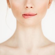 Selain Menjilatnya, Ini Cara untuk Cegah Bibir Kering dan Gelap