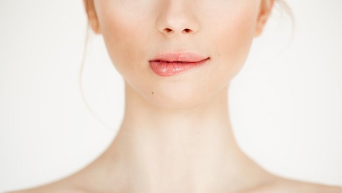 Selain Menjilatnya, Ini Cara untuk Cegah Bibir Kering dan Gelap