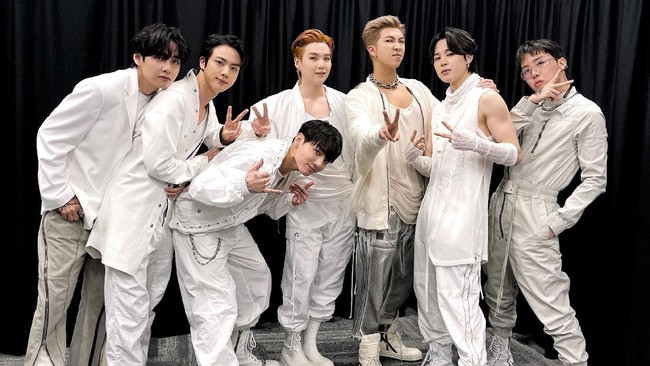 Hybe, agensi K-Pop termasuk BTS, Seventeen hingga Tomorrow X Together, mencatat rekor penjualan tahunan 1 triliun won.
