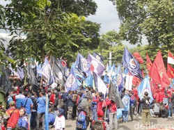 Jabar Hari Ini: Massa Buruh Cari Ridwan Kamil-PSI Sentil Pemkot Bandung