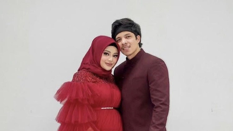 Foto baby bump Aurel Hermansyah.