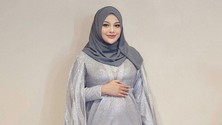 Foto baby bump Aurel Hermansyah.