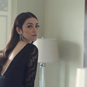 Awet Muda di Usia 30an, Gaya Classy Velove Vexia dengan Dress Wajib Banget Diadopsi