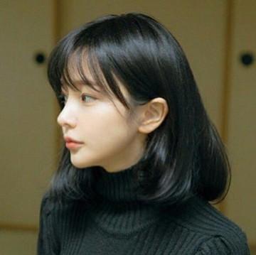img-title 3 Gaya Rambut Ini Bikin Perempuan Bertubuh Mungil Terlihat Lebih Tinggi, Cobain Yuk!