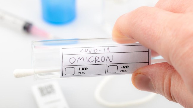 Informasi soal virus corona varian Omicron masih minim, namun banyak orang sudah berspekulasi dan panik.