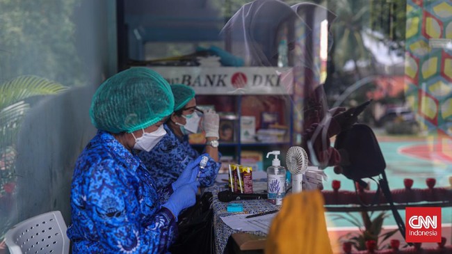 Dinas Kesehatan Provinsi DKI Jakarta mengaku belum mendapat arahan dari pemerintah pusat soal teknis pemberian vaksin booster Covid-19.