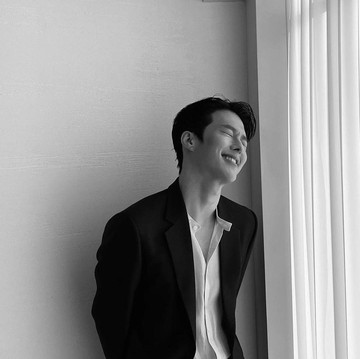 img-title 5 Fakta Menarik Jang Ki Yong, Pasangan Baru Song Hye Kyo di Now We Are Breaking Up