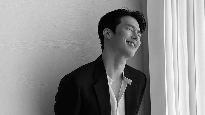 5 Fakta Menarik Jang Ki Yong, Pasangan Baru Song Hye Kyo di Now We Are Breaking Up 5 Fakta Menarik Jang Ki Yong, Pasangan Baru Song Hye Kyo di Now We Are Breaking Up