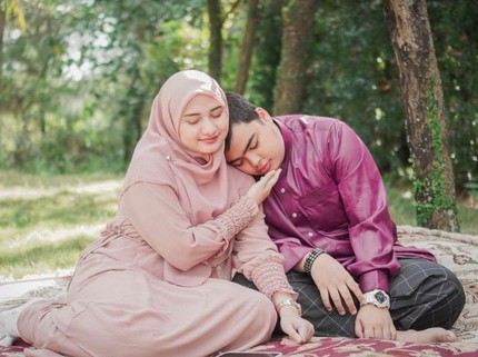 Ingin Memuliakan Suami, Istri Mendiang Ameer Azzikra Jalani Masa Iddah
