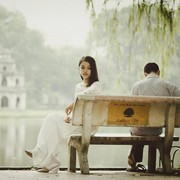 Nyesek! 5 Zodiak Ini Paling Sering Mengalami Cinta Bertepuk Sebelah Tangan