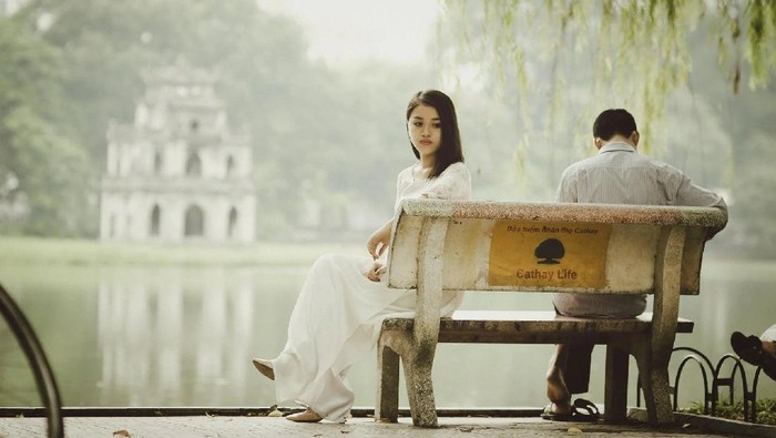 Nyesek! 5 Zodiak Ini Paling Sering Mengalami Cinta Bertepuk Sebelah Tangan