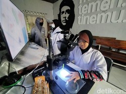 Menjadi Aktivis Lingkungan, Nina Senang Bisa Bermanfaat Bagi Orang Lain