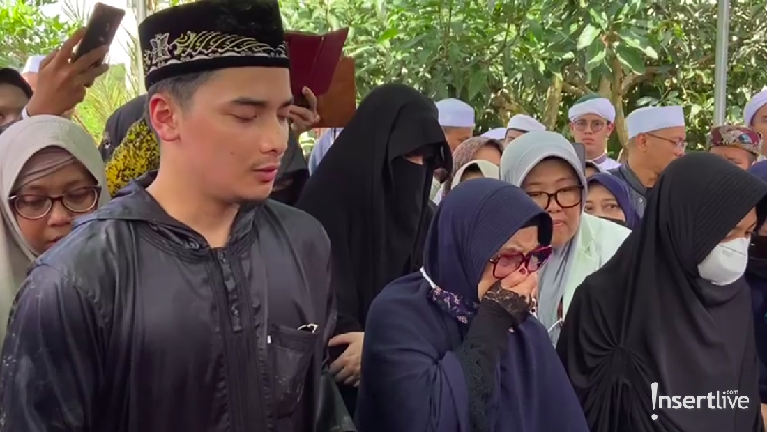 Pemakaman Ameer Azzikra Suasana pemakaman Ameer Azzikra