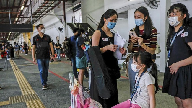 Singapura gratiskan pengobatan Covid-19 anak, berikut tiga berita yang kami rangkum dalam Kilas Internasional Selasa (11/1) pagi ini.