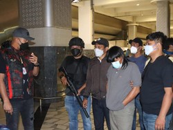 Polres Jakpus Tangkap Sopir Bandar Narkoba Penabrak Polisi di Cirebon