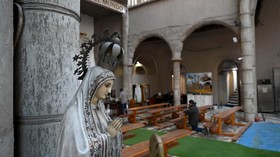 Uskup Gereja Spanyol Dicopot Usai Nikahi Penulis Erotika