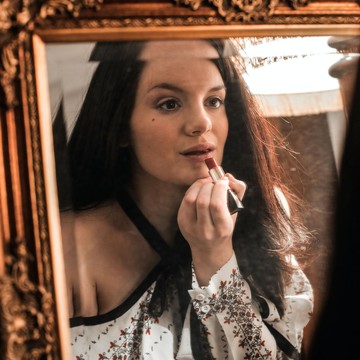BeauPicks: Rekomendasi Warna Lipstik untuk Kulit Sawo Matang, Bikin Penampilan Makin Memesona