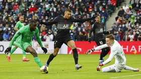 Pesan Tersirat Mbappe Mungkin Bertahan di PSG