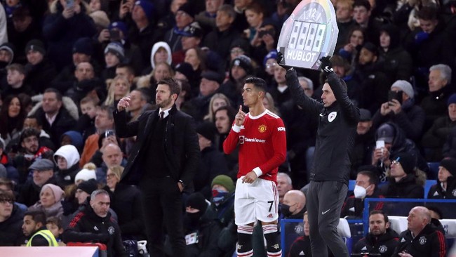 Cristiano Ronaldo bisa saja kembali duduk di bangku cadangan dalam laga Manchester Utd vs Arsenal, Jumat (3/12) dini hari WIB.