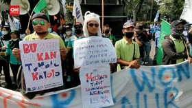 VIDEO: Tolak UMP Kecil, Buruh Jateng Ancam Matikan Mesin Pabrik