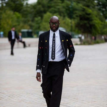 img-title 7 Fakta Menarik tentang Virgil Abloh, dari Anak Magang di Fendi hingga Mendirikan Off-White dan Mencetak Sejarah di Louis Vuitton