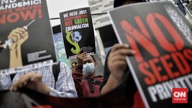 FOTO: Aksi Tolak WTO di Kantor Kementerian Perdagangan