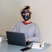 3 Cara Tepat Lindungi Kulit Dari Sinar Blue Light Gadget