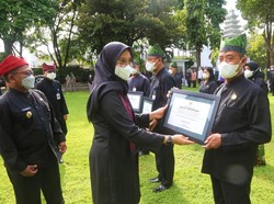 Bupati Ipuk Beri Penghargaan Penanganan Pandemi COVID-19