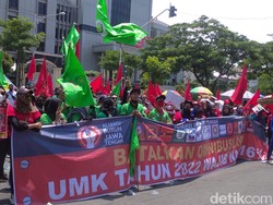 Massa Buruh di Jateng Demo Lagi, Tuntut UMK Naik 16 Persen