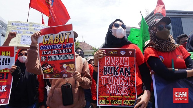 Konfederasi Serikat Pekerja Nusantara (KSPN) merasa nasib buruh di Jawa Tengah ironis dalam 10 tahun kepemimpinan Ganjar Pranowo dan Pj Gubernur.