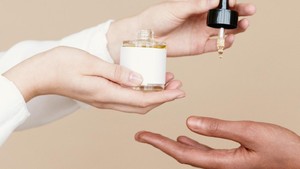 Meski Belum Hits di Indonesia, Ketahui Manfaat Kandungan Safflower Oil pada Skincare