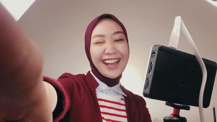 Ingin Lebih Cerdas dalam Hitungan Menit? Bisa... Perbanyak Nonton Konten Edukasi di 6 Akun TikTok Ini yuk! Ingin Lebih Cerdas dalam Hitungan Menit? Bisa... Perbanyak Nonton Konten Edukasi di 6 Akun TikTok Ini yuk!