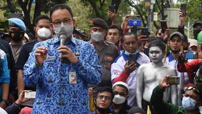 Survei KedaiKOPI: Anies Gubernur di Pulau Jawa Terbaik Tangani Covid