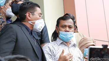 img-title Dapat Hak Perwalian Gala Sky, Haji Faisal Menangis Bahagia