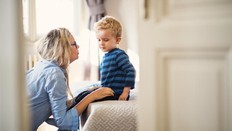 TIPS ORANG TUA MENGHADAPI ANAK DENGAN AUTISME