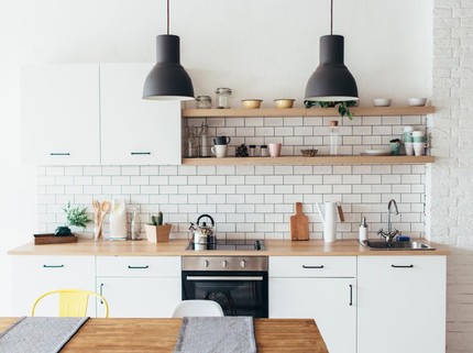9 Cara Menata Dapur Sempit di Rumah Tanpa Kitchen Set, Bikin Terlihat Rapi dan Luas Bun