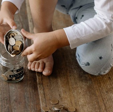 4 Cara Mengajari Anak Mengelola Keuangan Sedini Mungkin, Orang Tua Wajib Tahu!