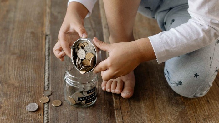 4 Cara Mengajari Anak Mengelola Keuangan Sedini Mungkin, Orang Tua Wajib Tahu!
