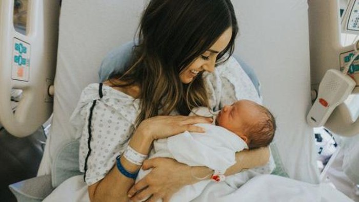 BeauPicks: 5 Skincare yang Harus Digunakan oleh Ibu Pasca-Melahirkan agar Tetap Glowing