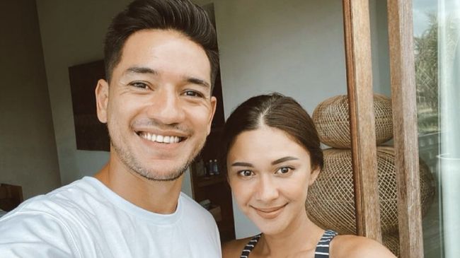Nana Mirdad umumkan telah menyelamatkan seorang bayi yang dibuang di semak-semak di dekat kediamannya di Bali.
