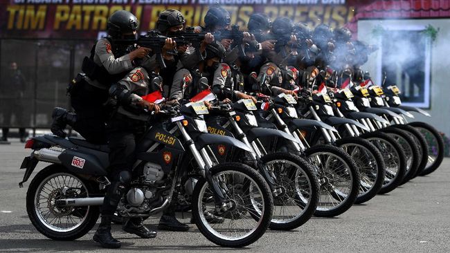 Kapolri Minta Tim Patroli Perintis Presisi Wujudkan Beri Rasa Aman Kapolri Listyo Sigit meresmikan tim patroli perintis presisi di Mapolda Metro Jaya, Jakarta Selatan, Kamis (13/1).