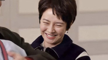 img-title Terungkap, Song Ji Hyo Ternyata Potong Rambut karena Alkohol